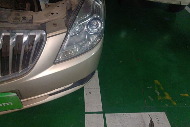 Used Buick Excelle 2013 1.5L Manual Luxury Model Engine Bay Left