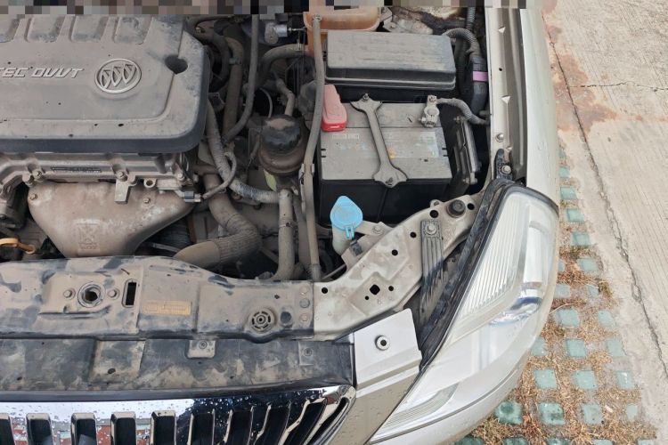 Used Buick Excelle 2013 1.5L Automatic Classic Model Engine Bay Left