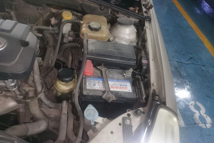 Used Buick Excelle 2013 1.5L Automatic Classic Model Engine Bay Left