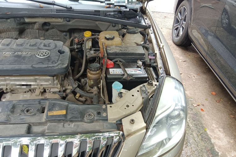 Used Buick Excelle 2013 1.5L Automatic Classic Model Engine Bay Left