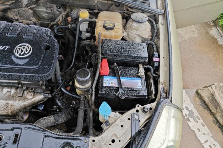 Used Buick Excelle 2013 1.5L Automatic Classic Model Engine Bay Left