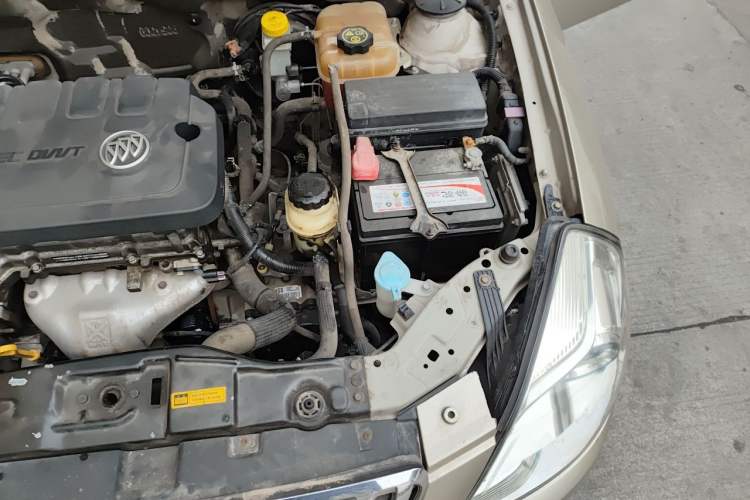 Used Buick Excelle 2013 1.5L Automatic Classic Model Engine Bay Left