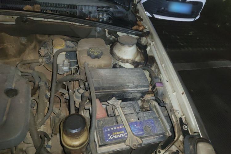 Used Buick Excelle 2013 1.5L Automatic Classic Model Engine Bay Left