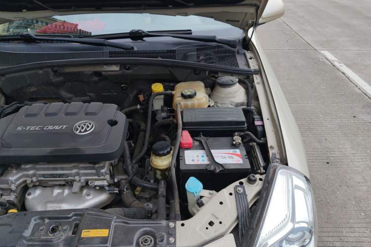 Used Buick Excelle 2013 1.5L Automatic Classic Model Engine Bay Left