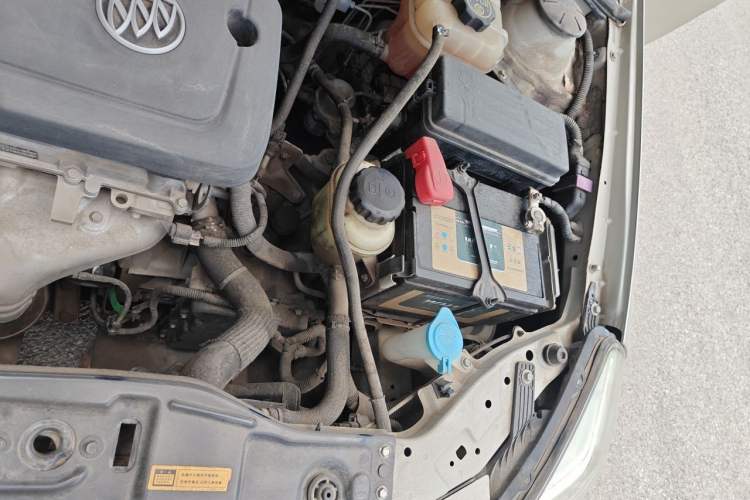 Used Buick Excelle 2013 1.5L Automatic Classic Model Engine Bay Left