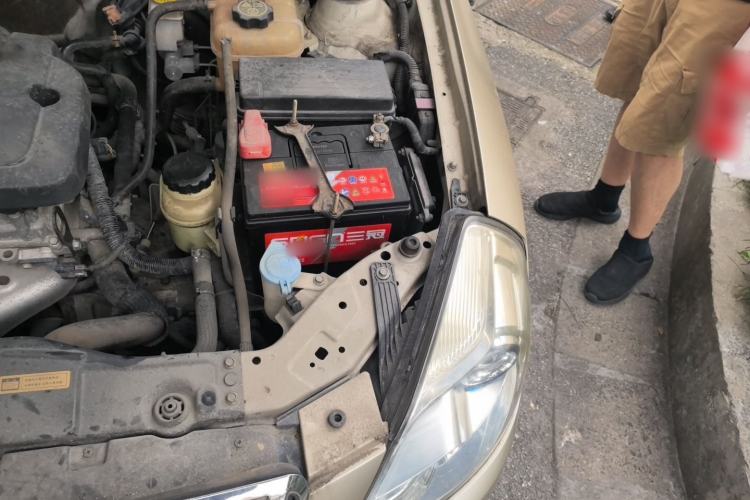 Used Buick Excelle 2013 1.5L Automatic Classic Model Engine Bay Left