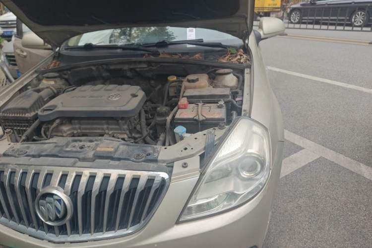 Used Buick Excelle 2013 1.5L Manual Luxury Model Engine Bay Left