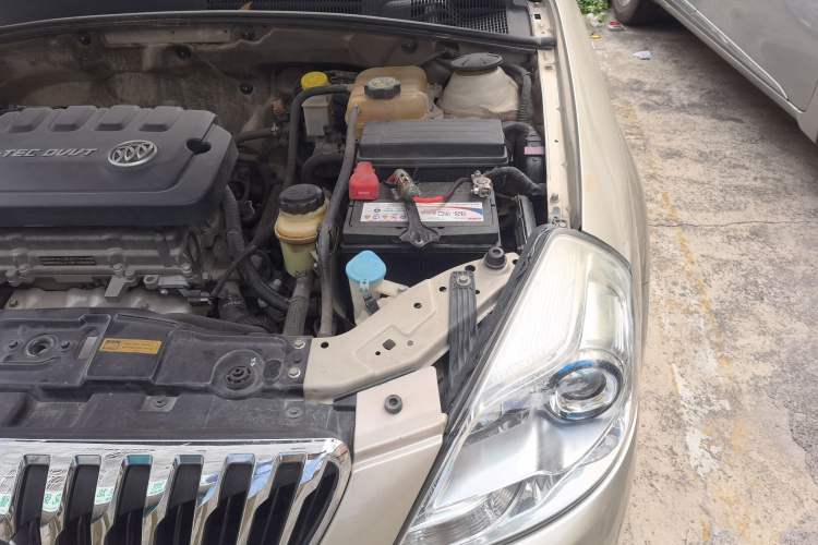 Used Buick Excelle 2013 1.5L Automatic Classic Model Engine Bay Left