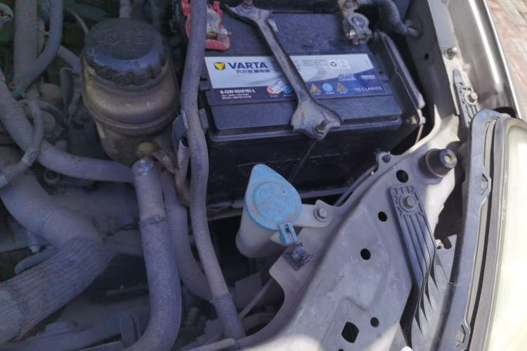 Used Buick Excelle 2013 1.5L Automatic Classic Model Engine Bay Left