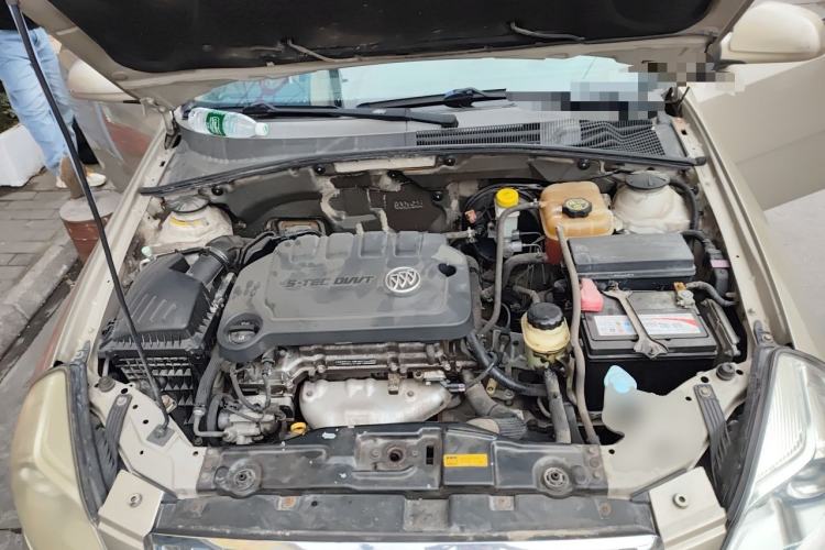 Used Buick Excelle 2013 1.5L Automatic Classic Model Engine Bay