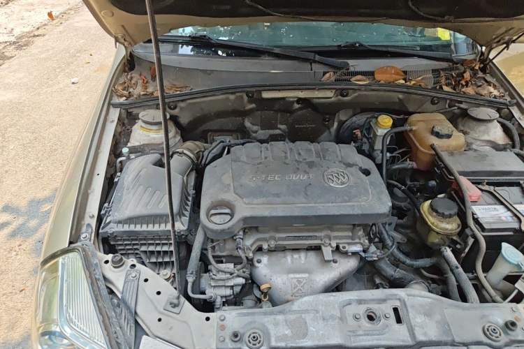 Used Buick Excelle 2013 1.5L Automatic Luxury Model Engine Bay Right