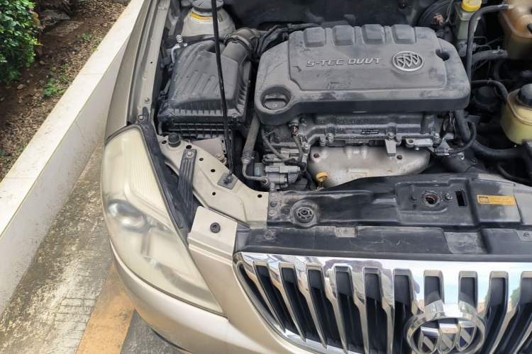 Used Buick Excelle 2013 1.5L Automatic Luxury Model Engine Bay Right