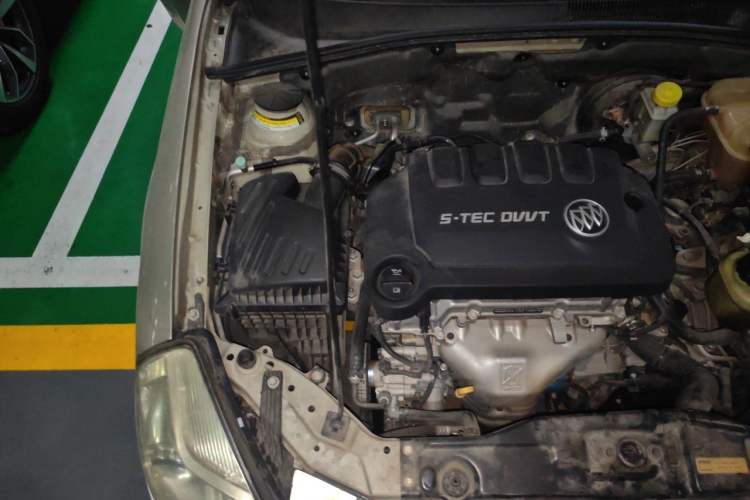 Used Buick Excelle 2013 1.5L Automatic Classic Model Engine Bay Right