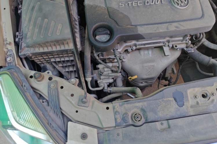 Used Buick Excelle 2013 1.5L Manual Classic Model Engine Bay Right