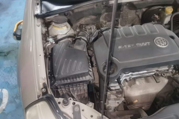 Used Buick Excelle 2013 1.5L Automatic Classic Model Engine Bay Right