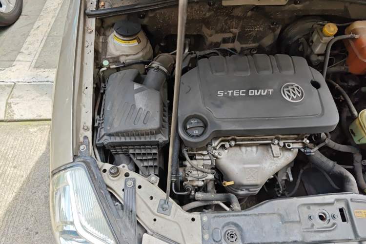 Used Buick Excelle 2013 1.5L Manual Classic Model Engine Bay Right