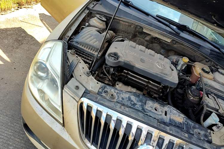 Used Buick Excelle 2013 1.5L Automatic Classic Model Engine Bay Right