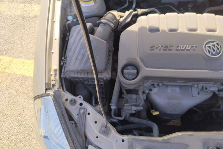 Used Buick Excelle 2013 1.5L Automatic Classic Model Engine Bay Right