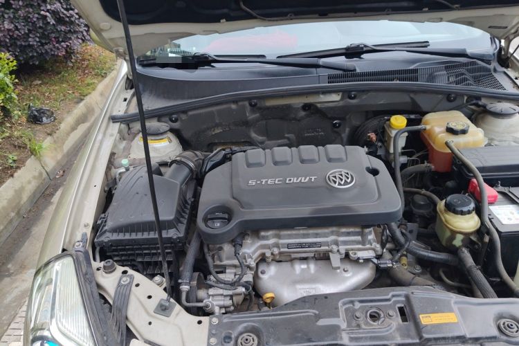 Used Buick Excelle 2013 1.5L Automatic Classic Model Engine Bay Right