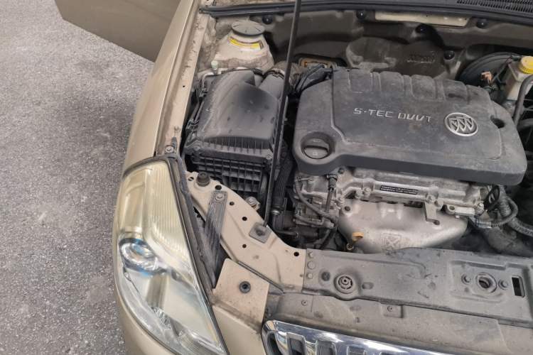 Used Buick Excelle 2013 1.5L Automatic Classic Model Engine Bay Right