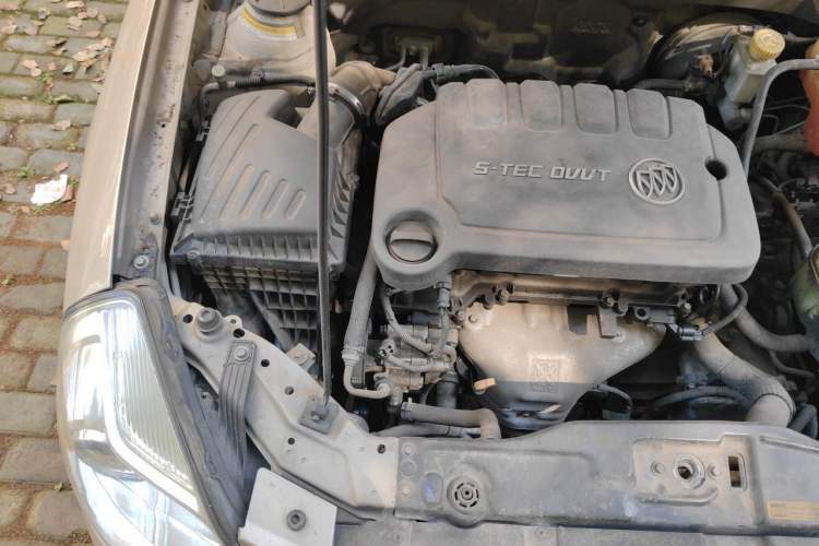 Used Buick Excelle 2013 1.5L Automatic Classic Model Engine Bay Right