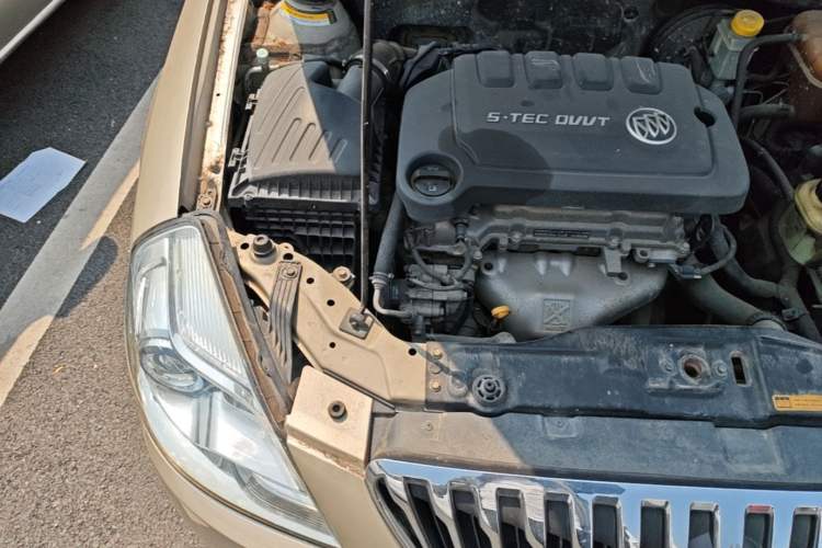 Used Buick Excelle 2013 1.5L Manual Classic Model Engine Bay Right