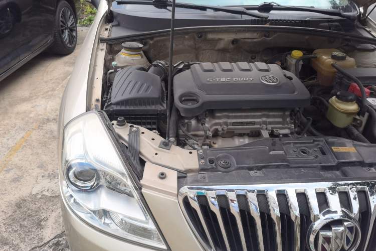 Used Buick Excelle 2013 1.5L Automatic Classic Model Engine Bay Right