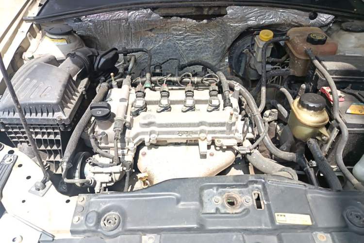 Used Buick Excelle 2013 1.5L Manual Classic Model Engine Bay