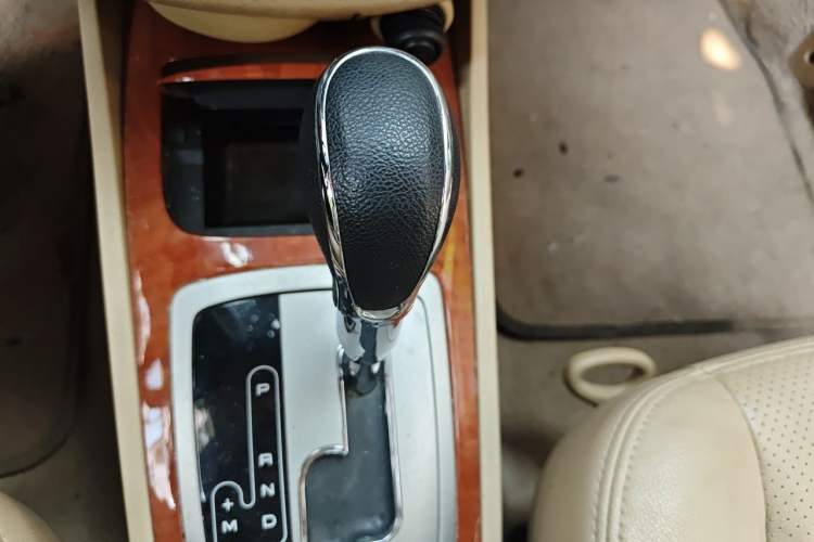 Used Buick Excelle 2013 1.5L Automatic Luxury Model Gear Lever