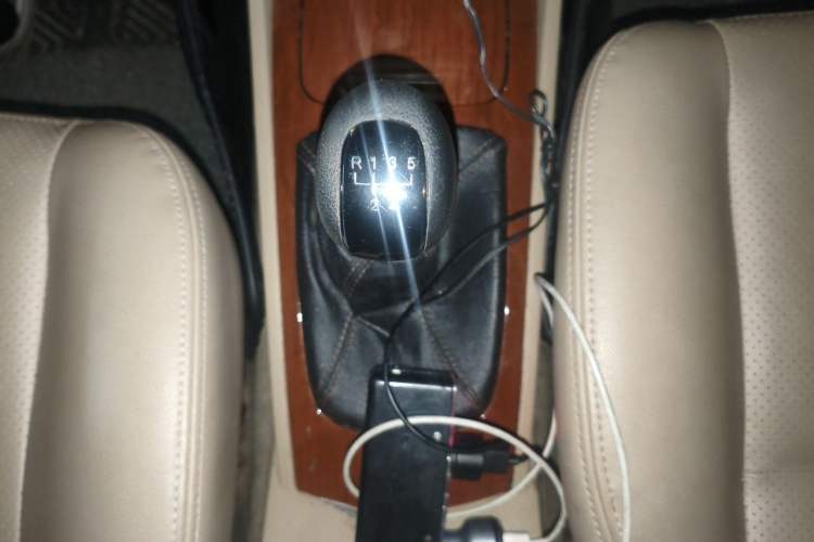 Used Buick Excelle 2013 1.5L Manual Luxury Model Gear Lever