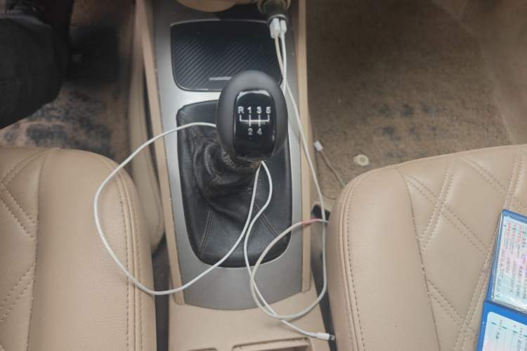 Used Buick Excelle 2013 1.5L Manual Luxury Model Gear Lever