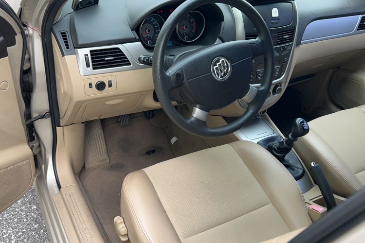 Used Buick Excelle 2013 1.5L Manual Classic Model Interior 2