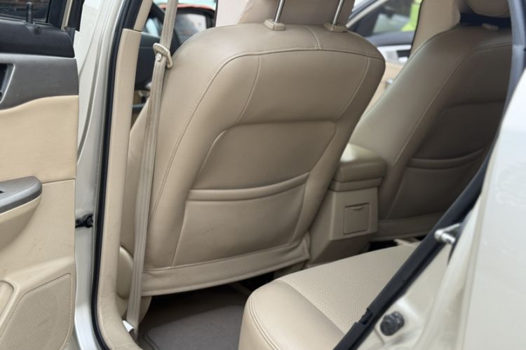 Used Buick Excelle 2013 1.5L Automatic Classic Model Interior 2