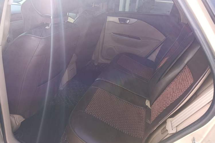 Used Buick Excelle 2013 1.5L Automatic Luxury Model Interior 3