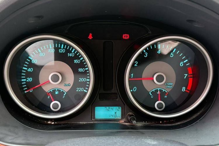 Used Buick Excelle 2013 1.5L Manual Luxury Model Interior 4