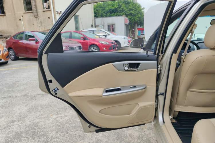 Used Buick Excelle 2013 1.5L Automatic Classic Model Left Rear Door Interior