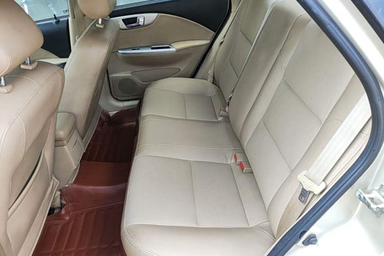 Used Buick Excelle 2013 1.5L Automatic Classic Model Left Rear Seat