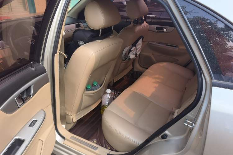 Used Buick Excelle 2013 1.5L Automatic Classic Model Left Rear Seat