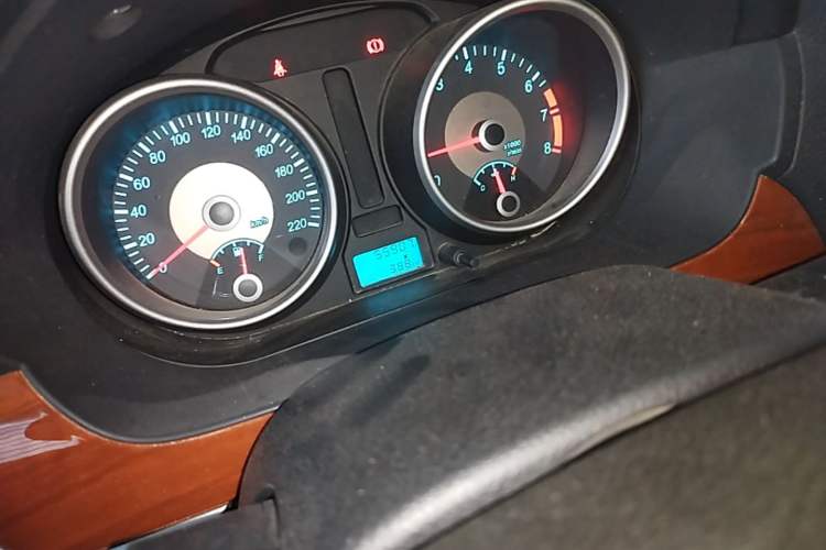 Used Buick Excelle 2013 1.5L Manual Luxury Model Odometer Close Up