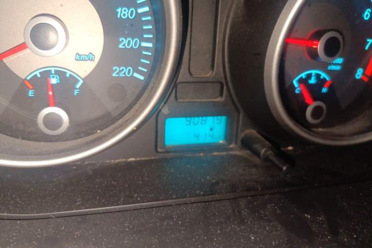 Used Buick Excelle 2013 1.5L Manual Luxury Model Odometer Close Up
