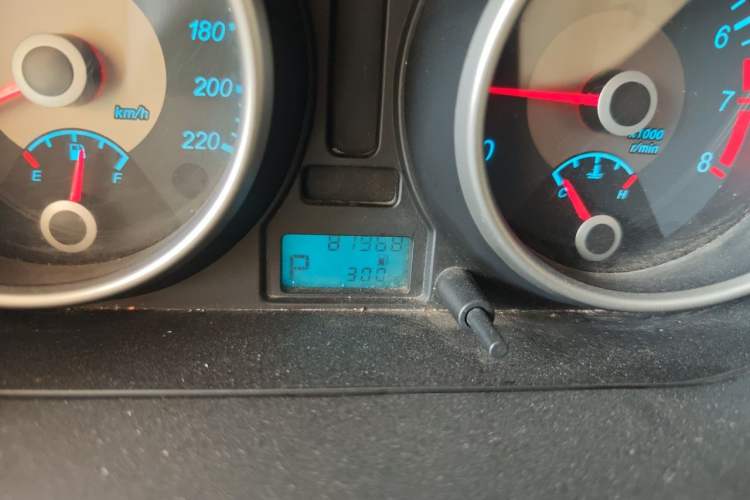 Used Buick Excelle 2013 1.5L Automatic Classic Model Odometer Close Up
