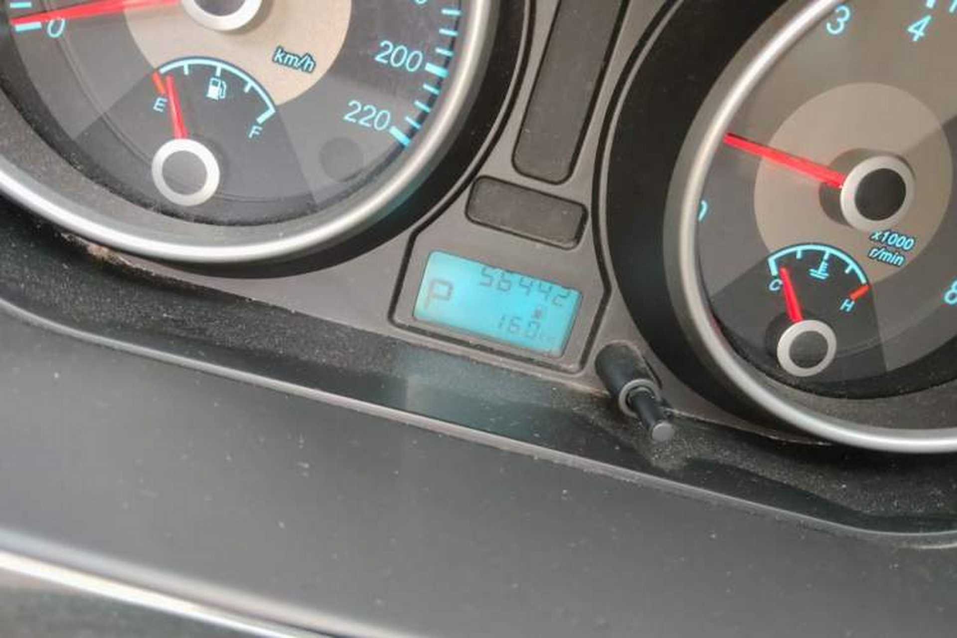 Used Buick Excelle 2013 1.5L Automatic Classic Model Odometer Close Up