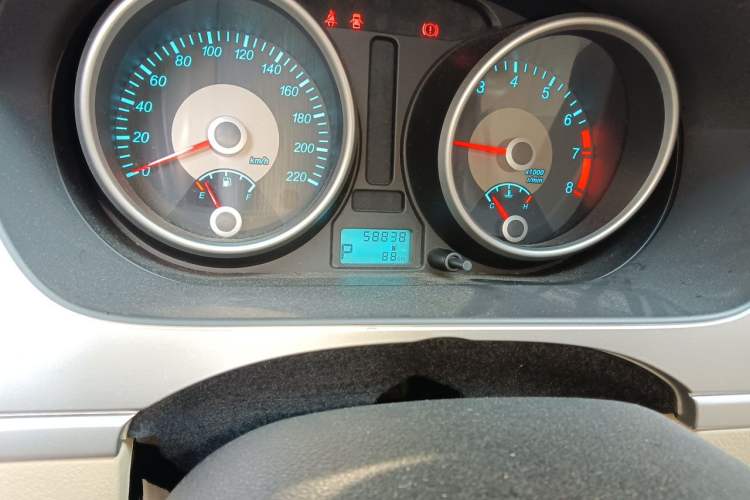 Used Buick Excelle 2013 1.5L Automatic Classic Model Odometer Close Up