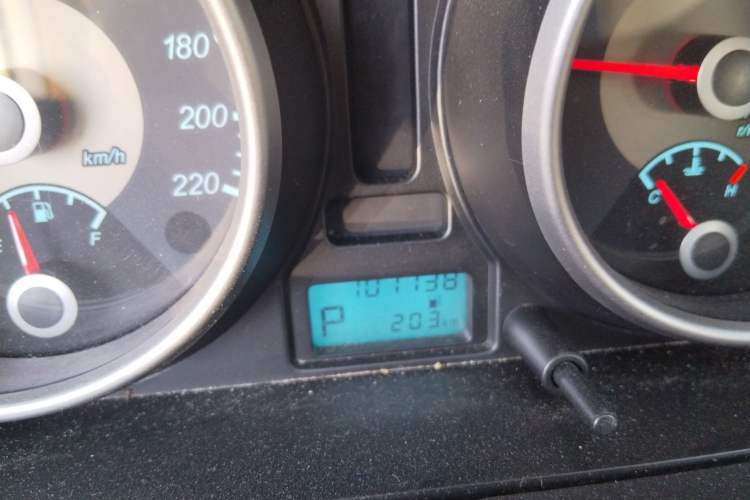 Used Buick Excelle 2013 1.5L Automatic Classic Model Odometer Close Up