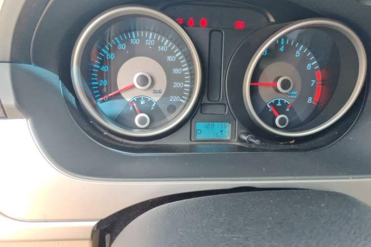 Used Buick Excelle 2013 1.5L Automatic Classic Model Odometer Close Up