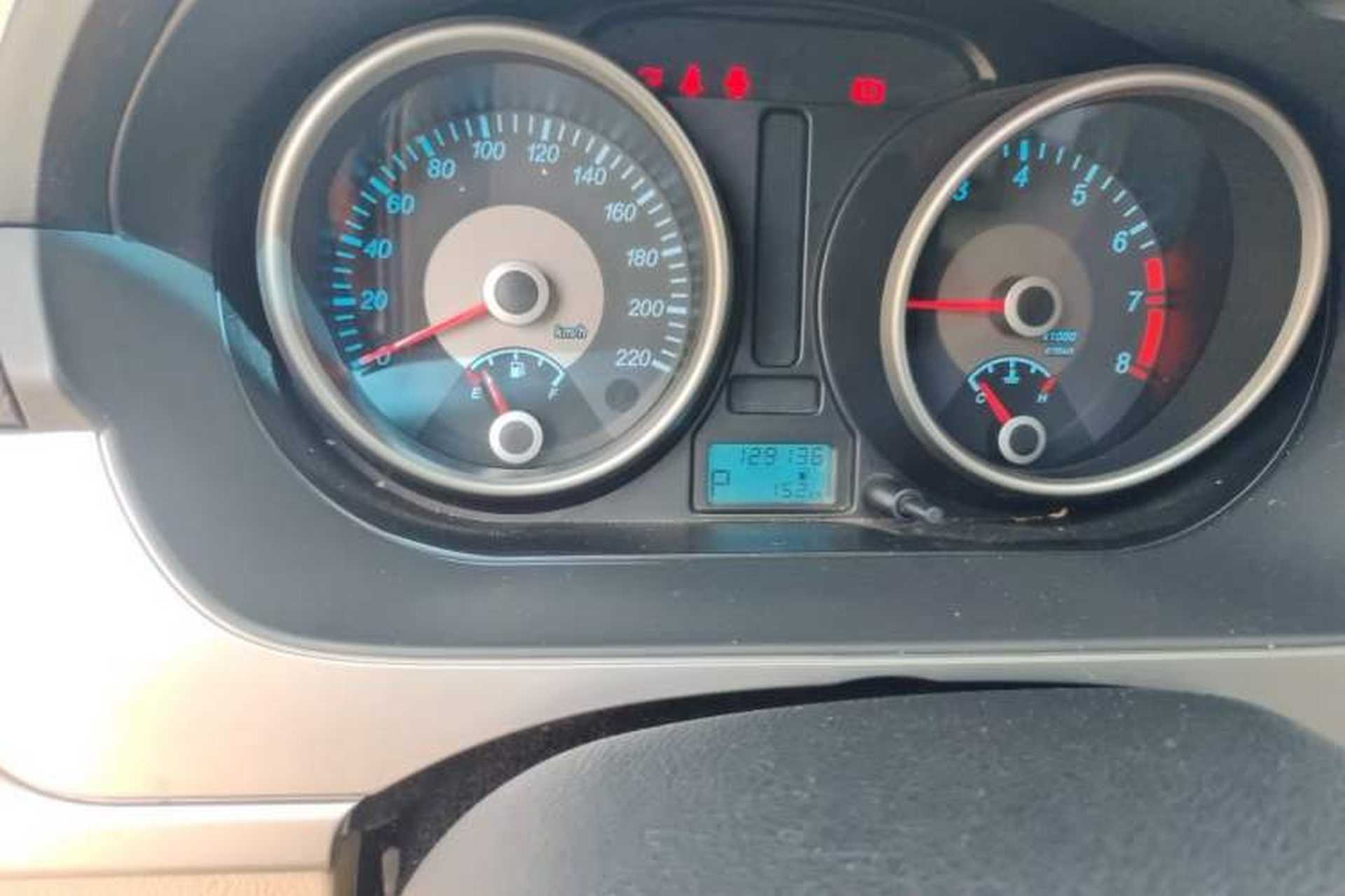 Used Buick Excelle 2013 1.5L Automatic Classic Model Odometer Close Up