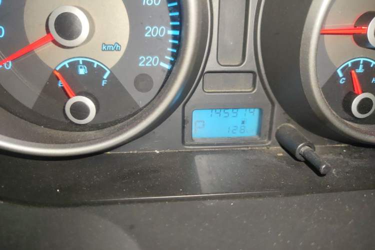 Used Buick Excelle 2013 1.5L Automatic Classic Model Odometer Close Up