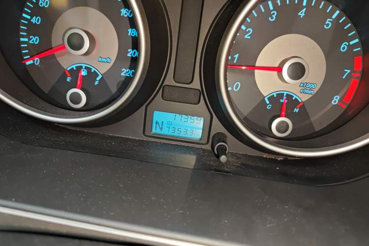 Used Buick Excelle 2013 1.5L Automatic Classic Model Odometer Close Up