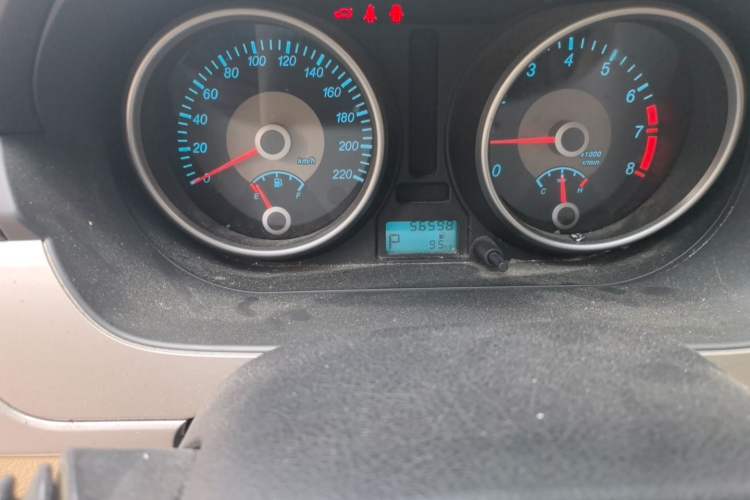 Used Buick Excelle 2013 1.5L Automatic Classic Model Odometer Close Up