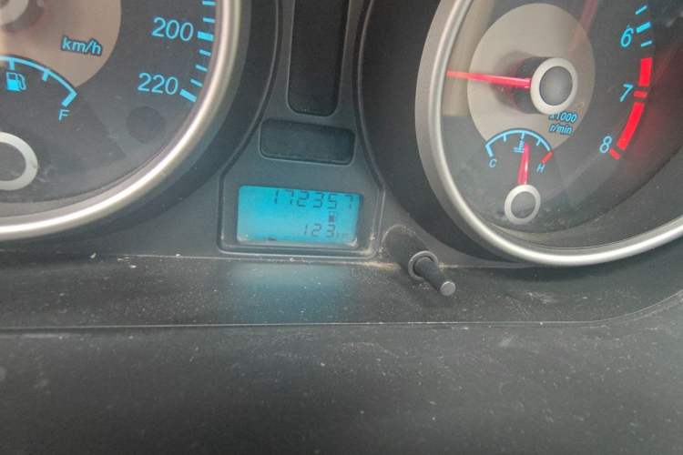 Used Buick Excelle 2013 1.5L Manual Luxury Model Odometer Close Up